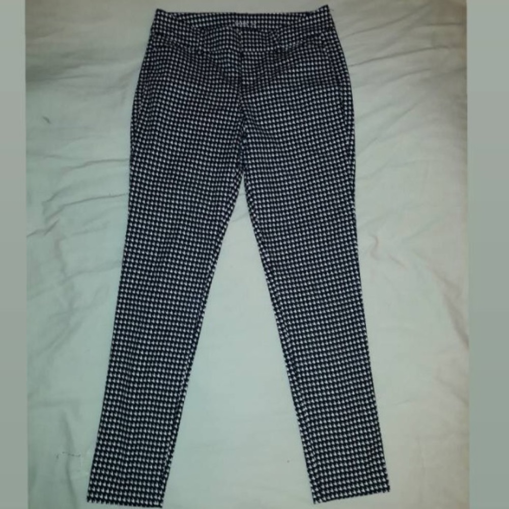 “Houndstooth” printed pants